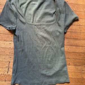 Old Navy Women's Short Sleeve Top in Olive